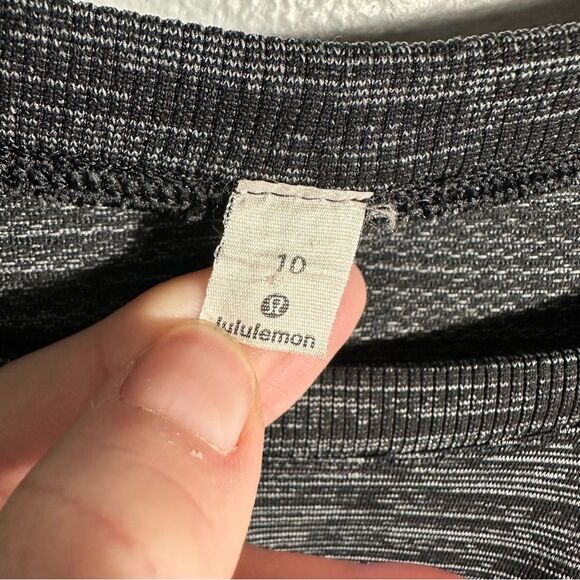 Lululemon Crew Neck Long Sleeve Swiftly Tech Knit Top Size 10 Workout Gym Active - Picture 8 of 10